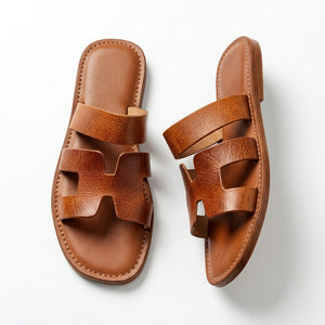 Sandales en Cuir Camel Premium – L’Alliance du Design en H et du Chic Marocain